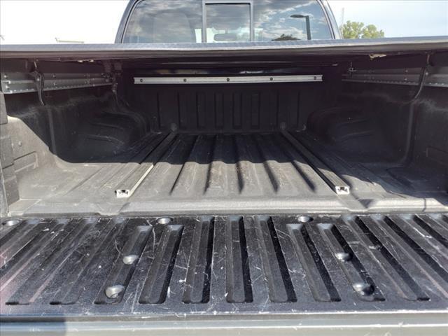 2019 nissan frontier sl