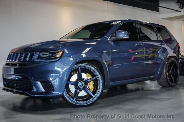 2021 jeep grand cherokee *only 5k miles* *pano-roof* *rear tv-dvd* *borla exhaust*