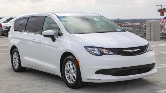 2023 Chrysler Voyager