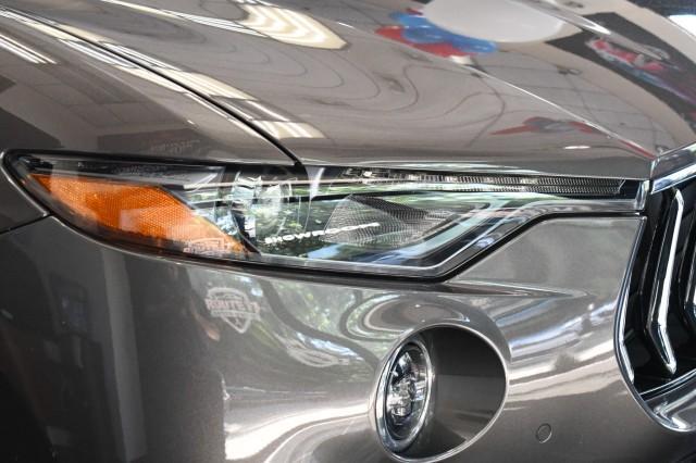 2020 maserati levante base