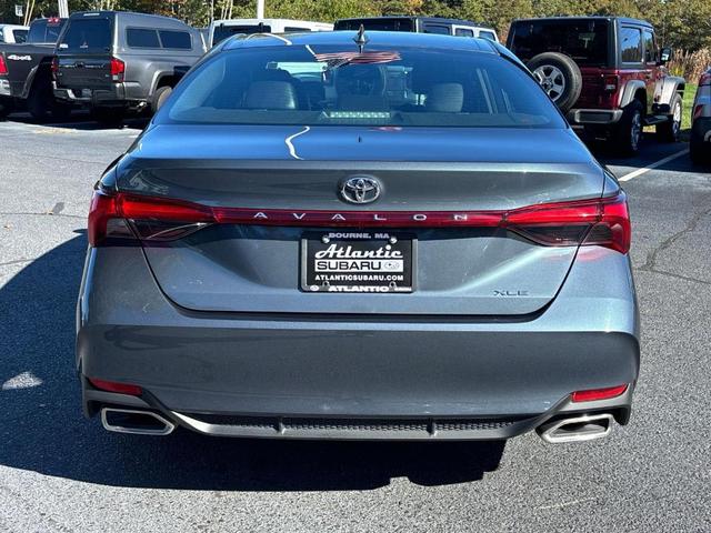 2022 toyota avalon xle
