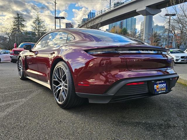 2022 porsche taycan base