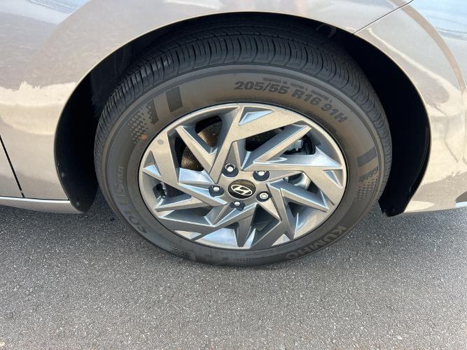 new 2024 hyundai elantra hybrid blue