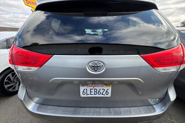 2011 toyota sienna xle