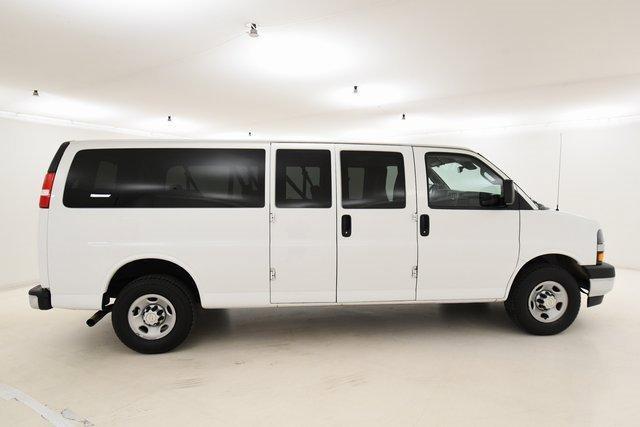 2020 chevrolet express 3500 lt