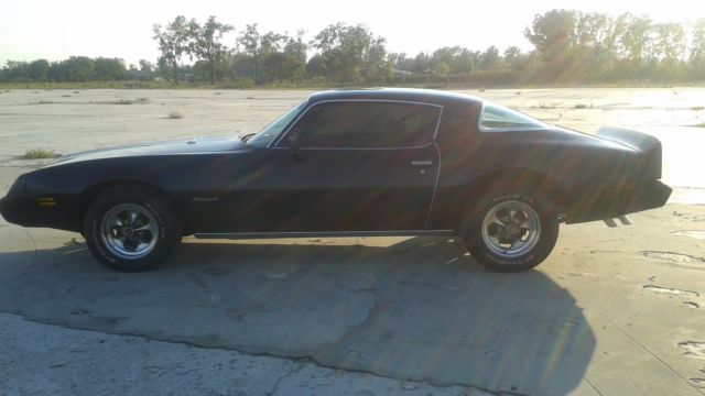 pontiac firebird black and gold, ship worldwide!