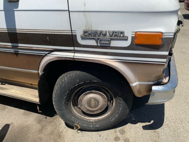 1986 chevy van 10 / shorty van / all original!!!