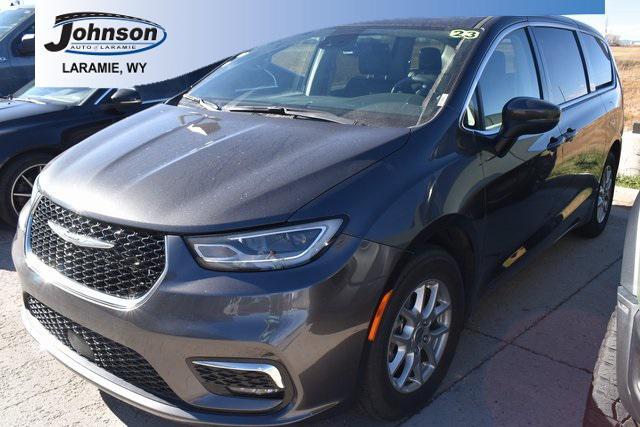 2023 chrysler pacifica touring l