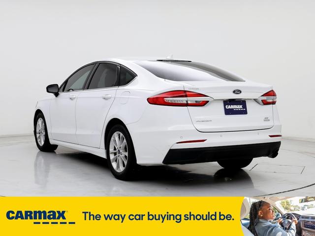 2020 ford fusion se