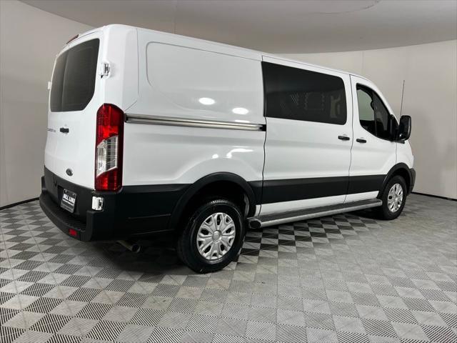 2022 ford transit-150 base