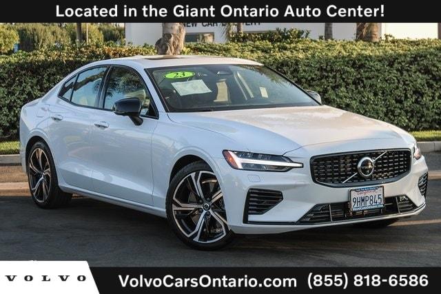 2023 volvo s60 recharge plug-in hybrid t8 plus dark theme