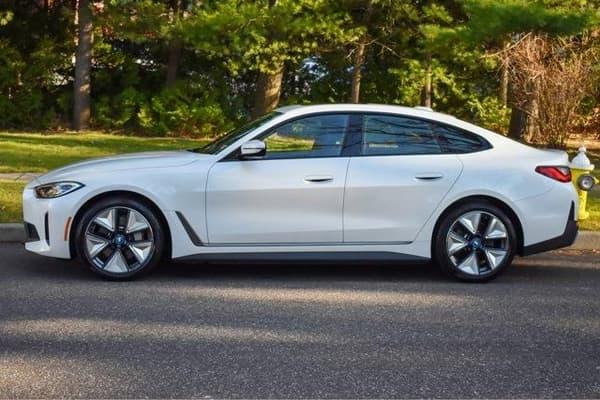 2022 bmw i4 in chicago, illinois