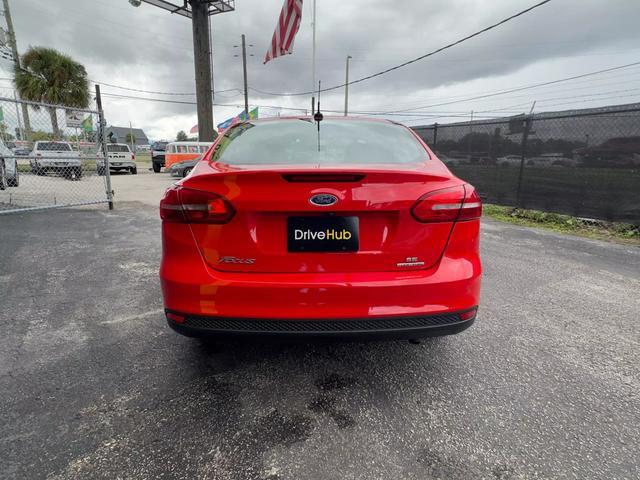 2016 ford focus se
