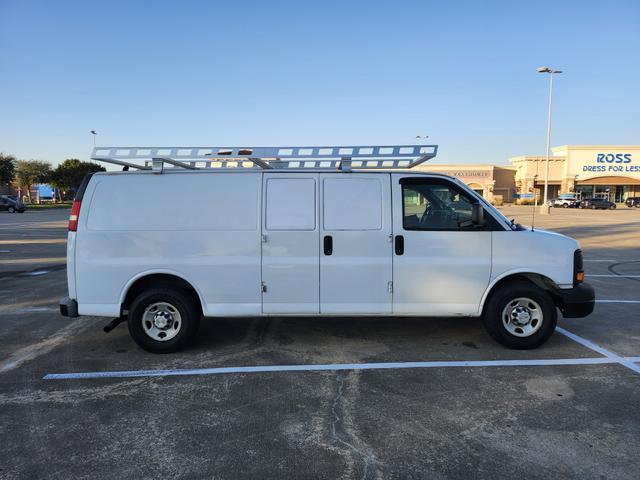2010 chevrolet express 2500 base