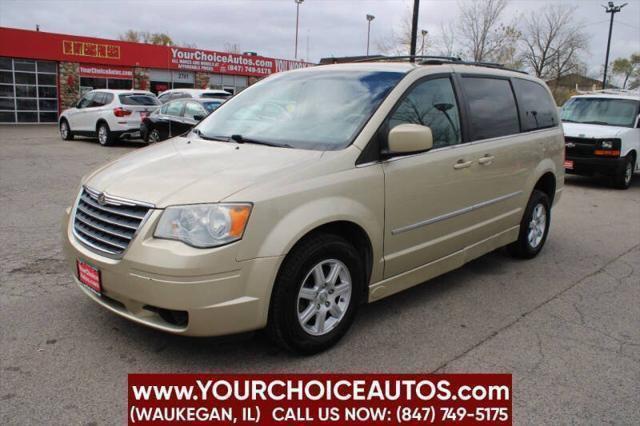 2010 chrysler town & country touring