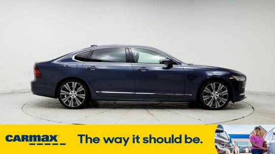 2022 Volvo S90