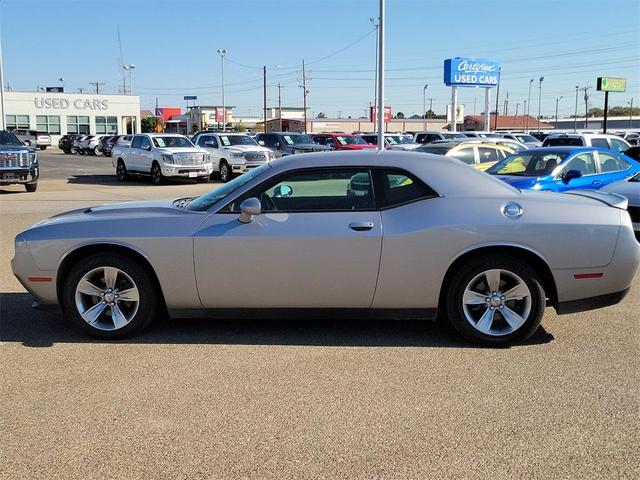 2018 dodge challenger sxt