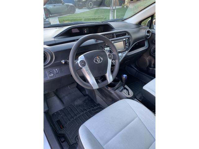 2016 toyota prius c one