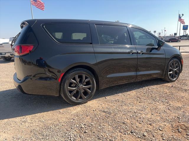 2020 chrysler pacifica touring