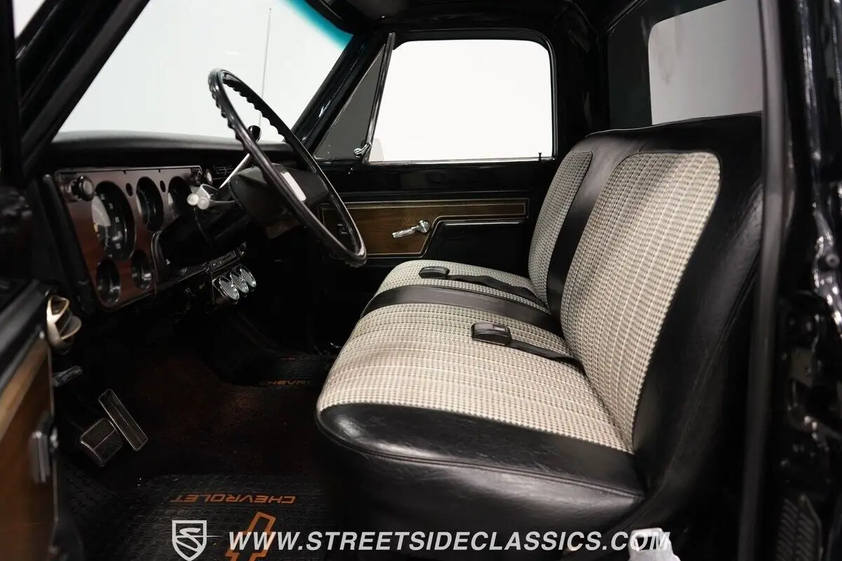 nice short bed c10 small block 350 automatic power windows