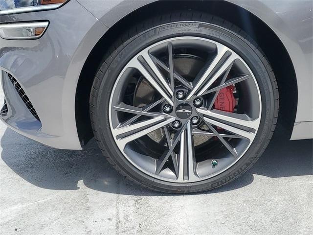 2024 genesis g70 2.5t