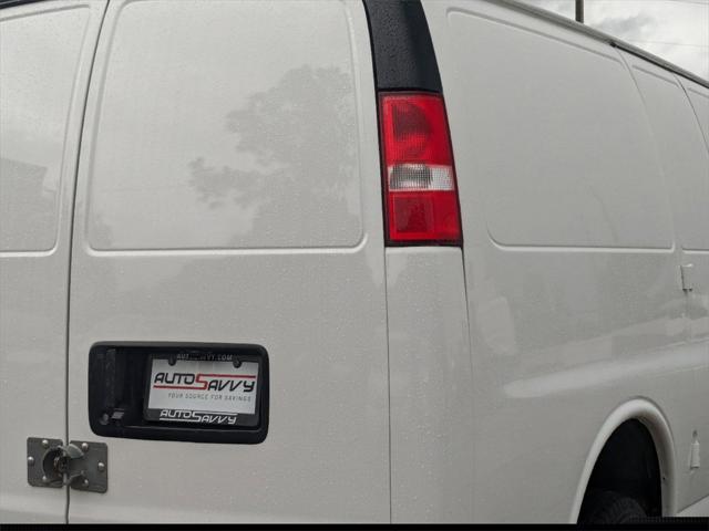 2022 chevrolet express 2500 rwd 2500 regular wheelbase wt