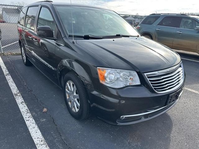 2016 chrysler town & country touring