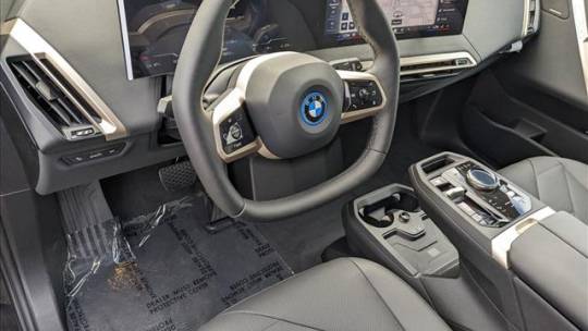 2025 BMW iX