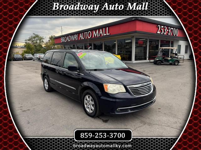 2011 chrysler town & country touring
