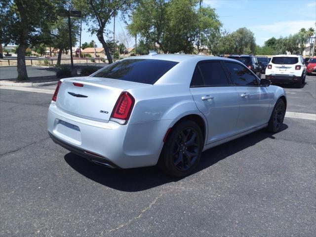 2020 chrysler 300 touring