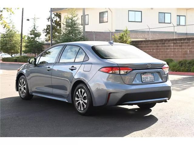 2021 toyota corolla hybrid le