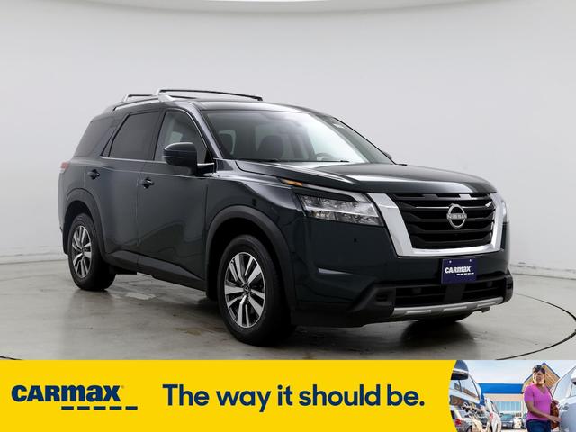 2023 nissan pathfinder sl