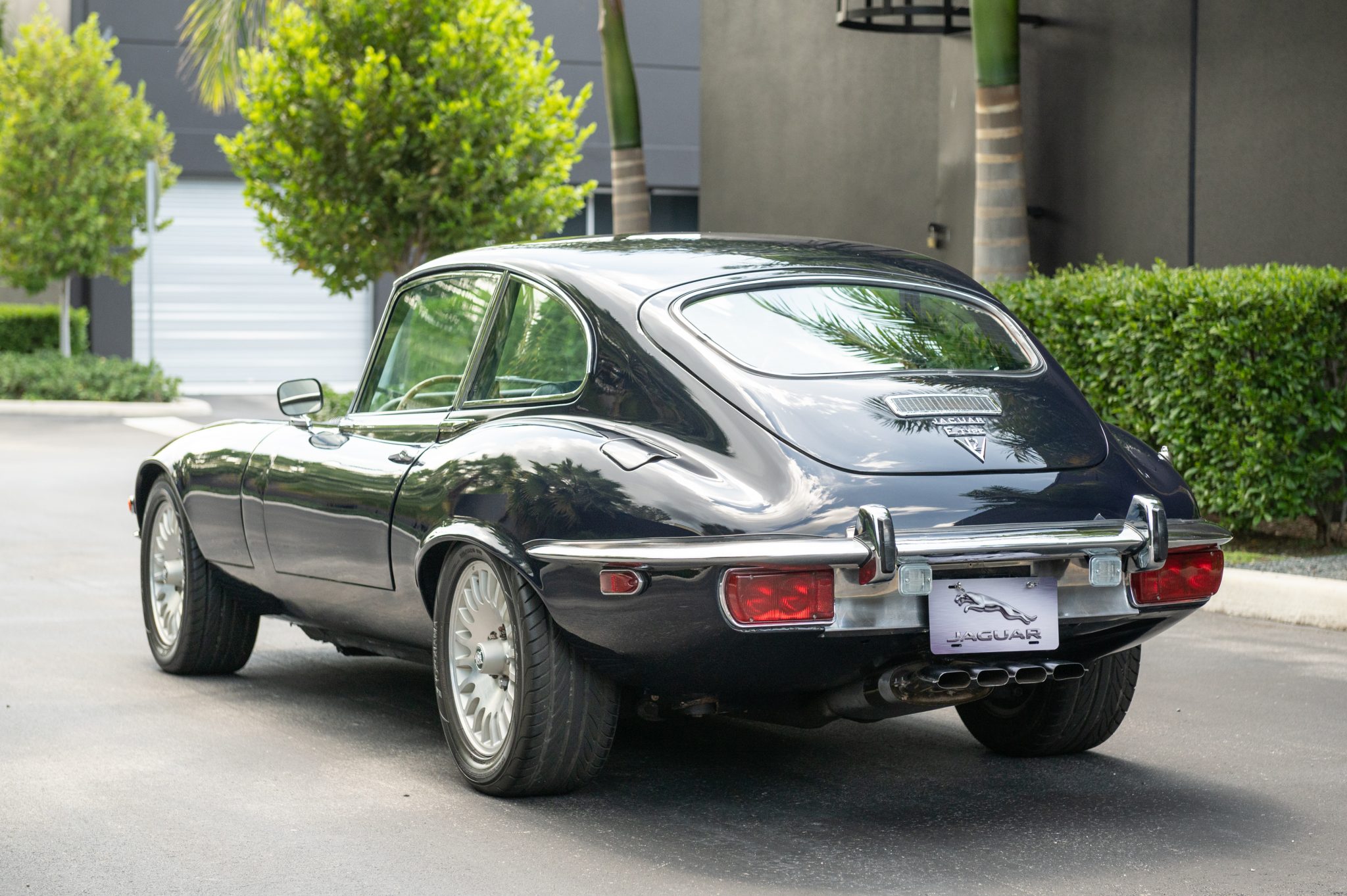 1973 jaguar e-type 2+2 v12 4-speed