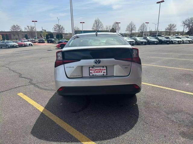 2022 toyota prius l