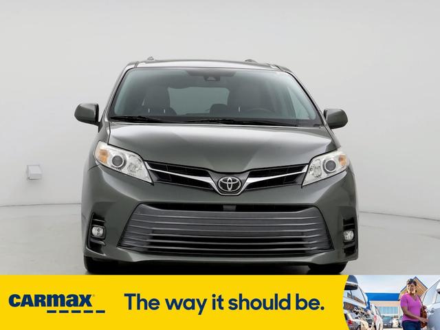 2018 toyota sienna xle