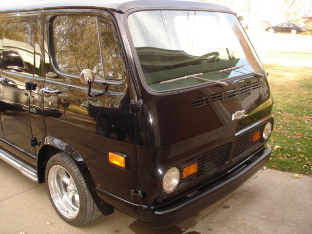 1969 chevy van,1962-70 chevy van,chevy sport van,g10 chevy van,custom van