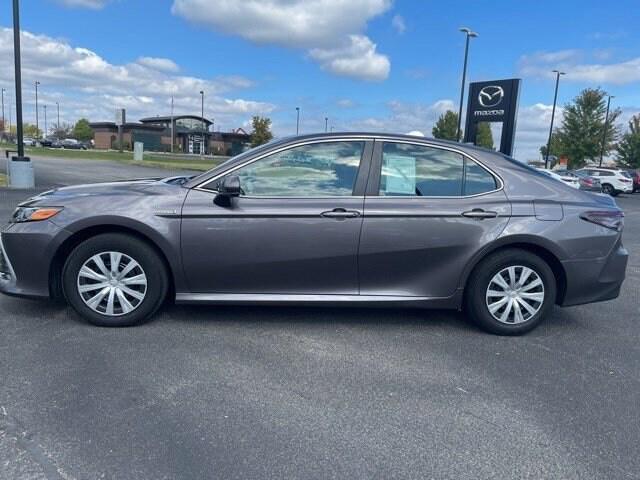 2021 toyota camry le