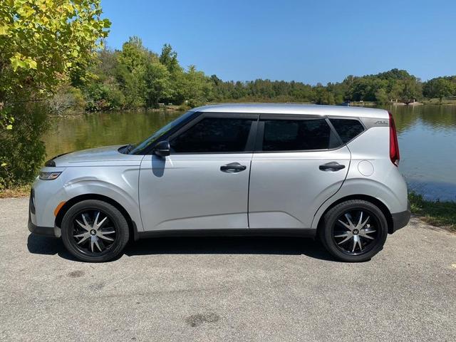 2020 kia soul lx