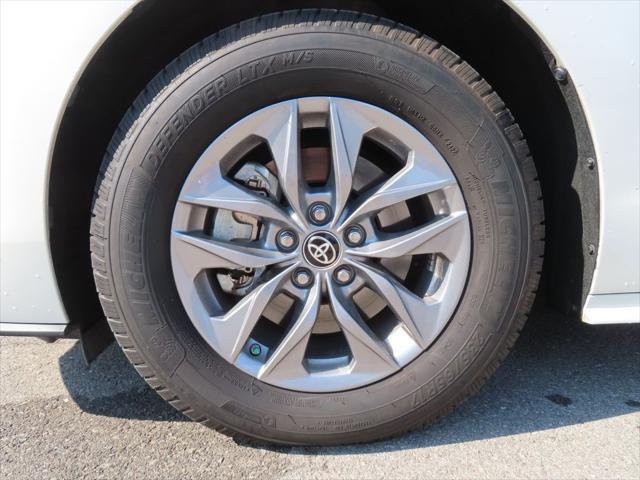 2021 toyota sienna xle 8 passenger