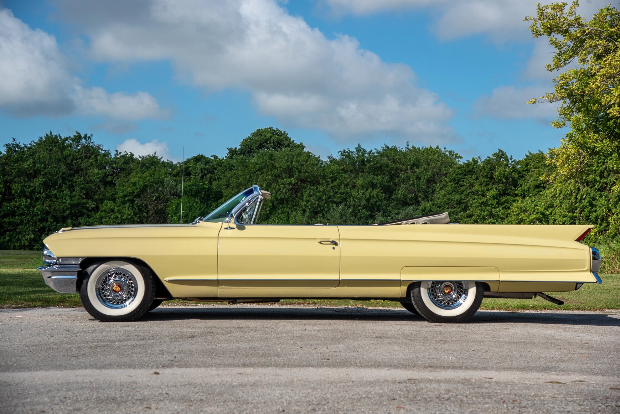cadillac series 62