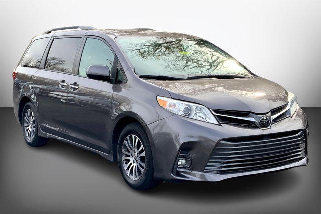 2018 toyota sienna xle