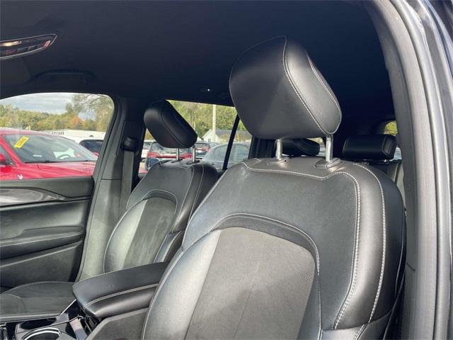 2022 jeep grand cherokee altitude