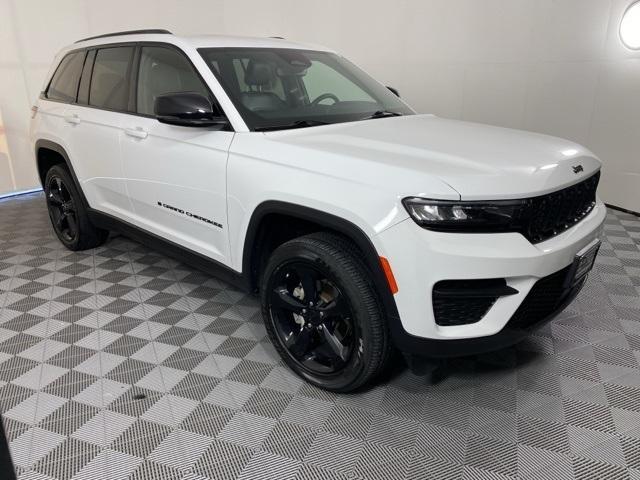 2022 jeep grand cherokee laredo