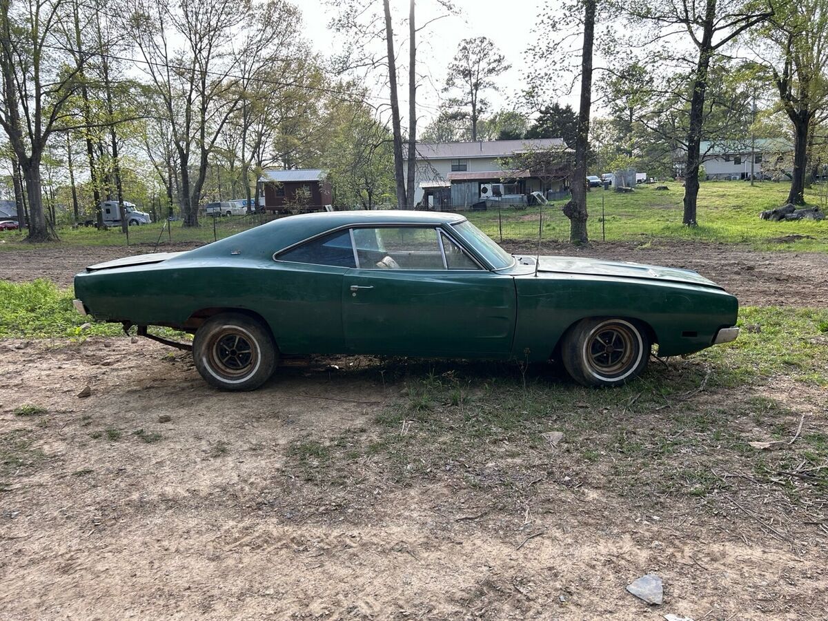 1969 dodge charger coupe green se