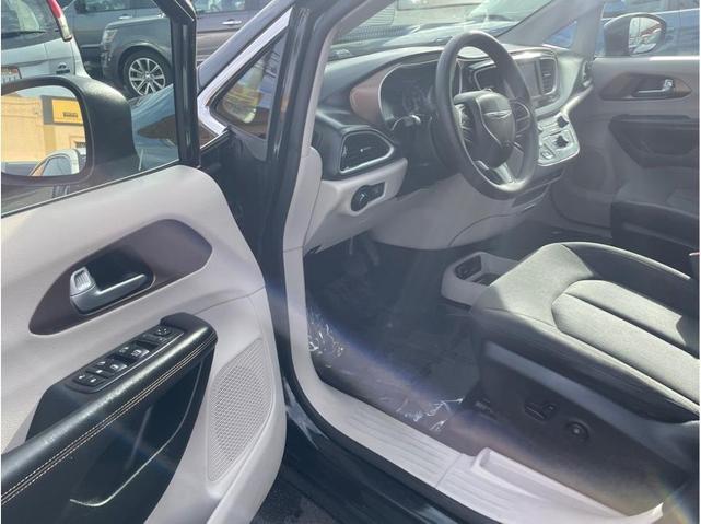 2018 chrysler pacifica lx