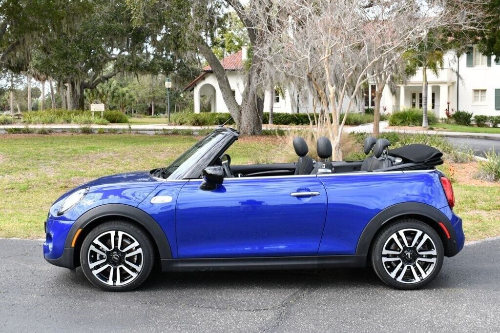 2021 mini cooper s w/iconic trim package and touch screen navigation