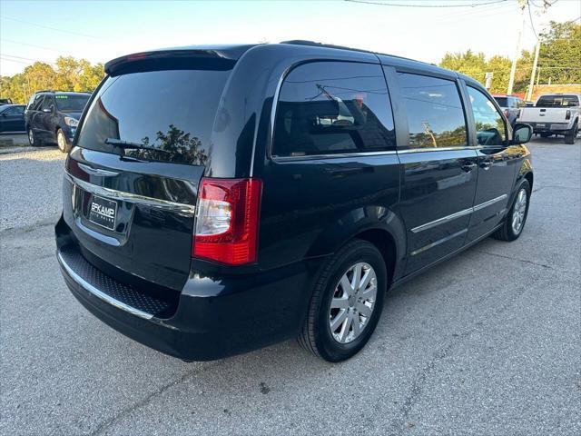 2013 chrysler town & country touring