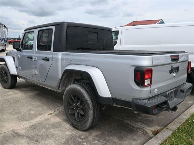 2022 jeep gladiator altitude 4x4