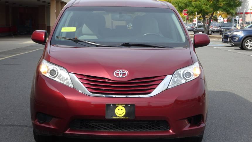2017 toyota sienna le 7-passenger