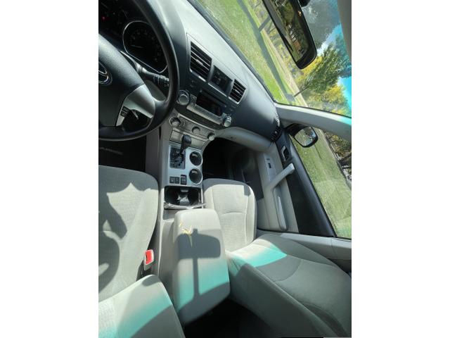 2011 toyota highlander base